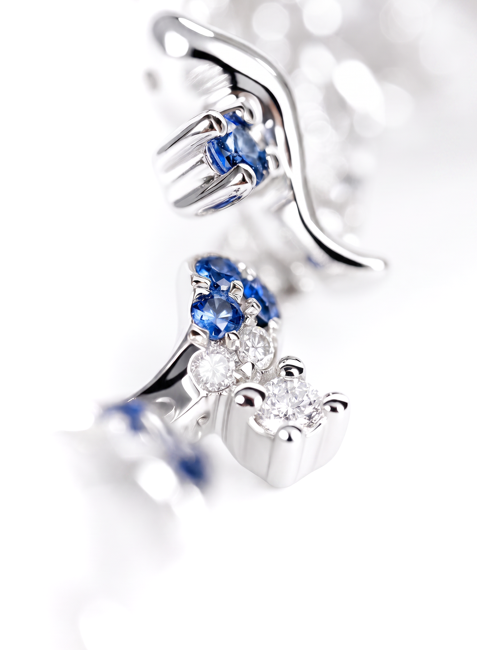 「Fish Whisper Among Lotus 」18K Gold Jadeite and Diamond Earrings